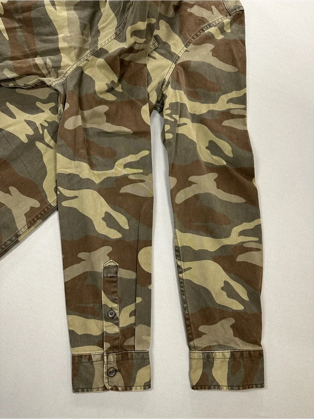 NWT Aeropostale Long Sleeve Camo Workwear Button-Down Shirt - Mens Medium